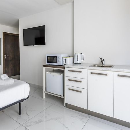 Studio Penthouse With Kitchenette And Side Seaview At The New Olo Living Hotel Saint Julian's Exterior photo